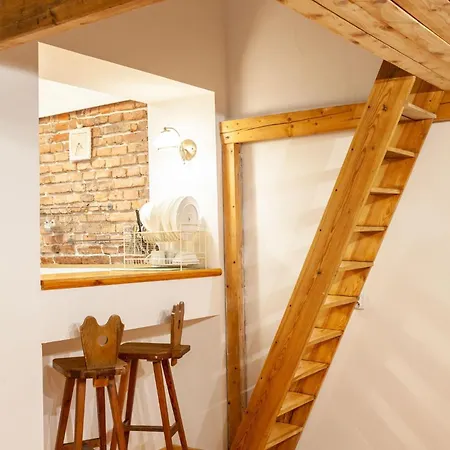 Apartment No5 Szlak Street-2
